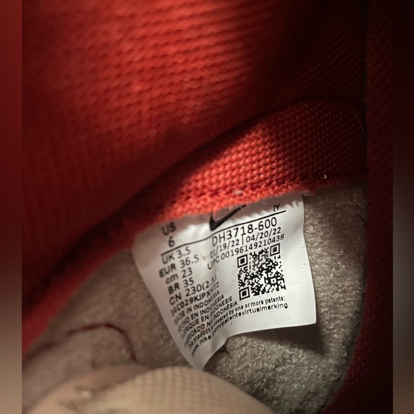 Nike Dunk (High-up) Women’s Size 6 - Picture 4 of 7